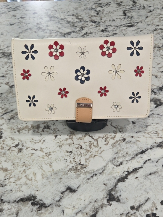 WOLF Handbags - InWOLF Cream Floral Cutout Clutch Travel Jewlery Case